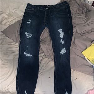 Hollister distressed skinny jeans